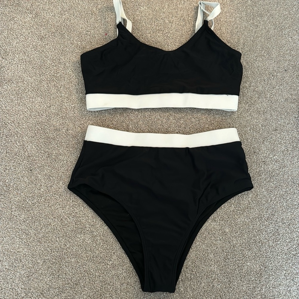 Adjustable, high waisted, black bikini set